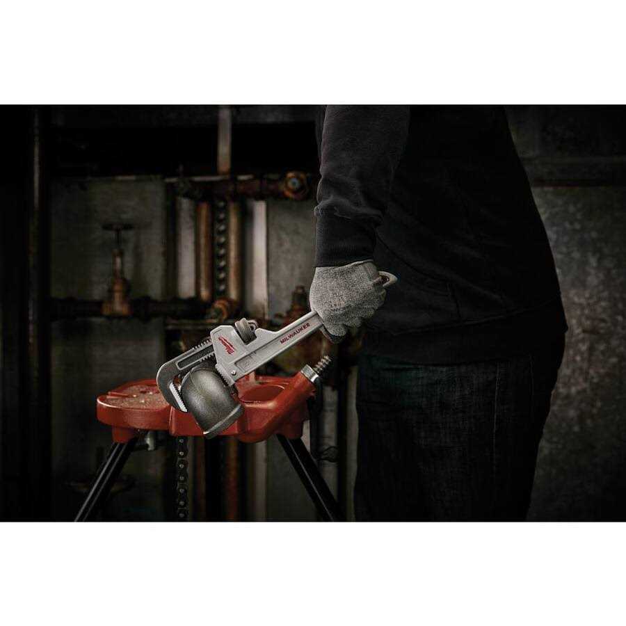 Milwaukee Aluminum Pipe Wrench 48-22-7224 - Cheap Fitting