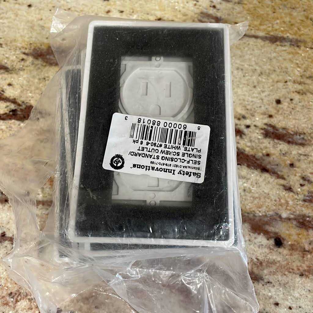 6-pack Safety Innovations Self-Closing Outlet Covers - Cheap Fitting