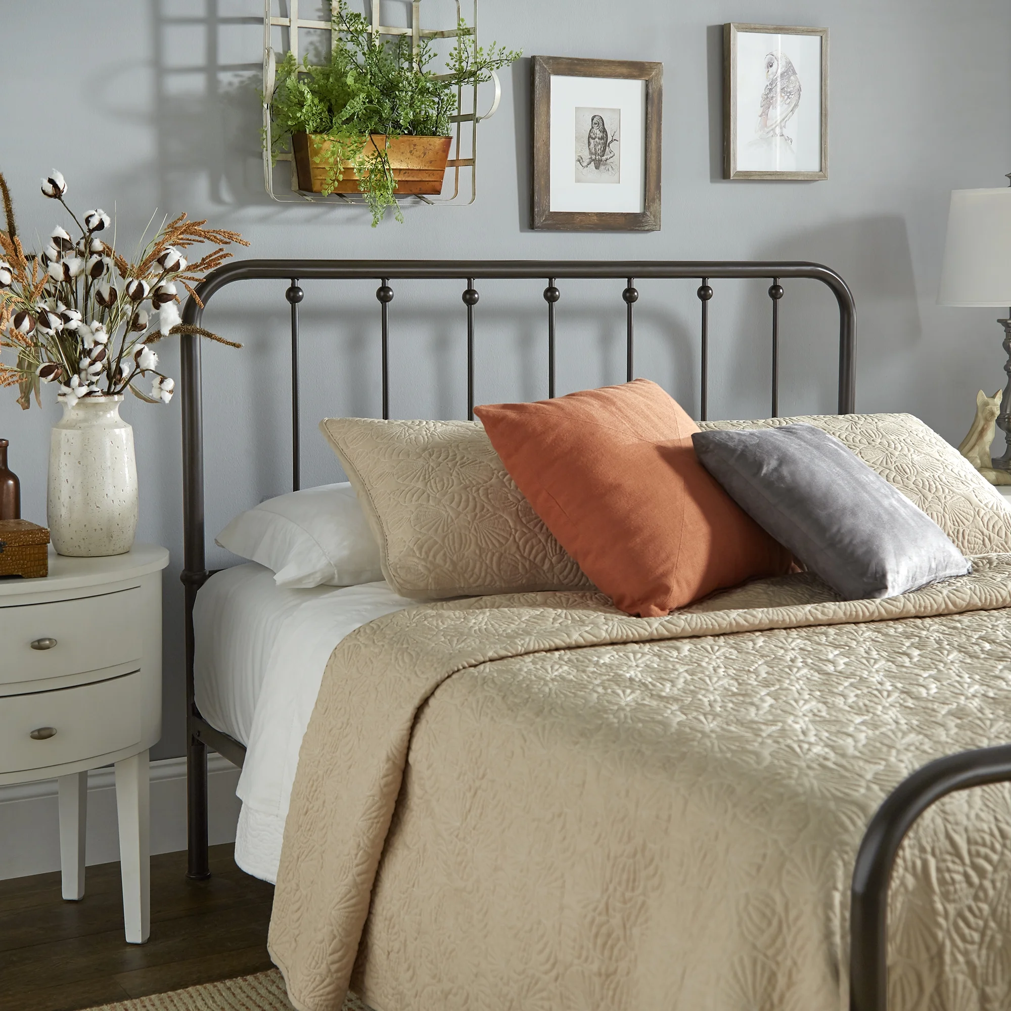 Weston Home Montgomery Spindle Metal Platform Full Bed, White - Cheap Fitting