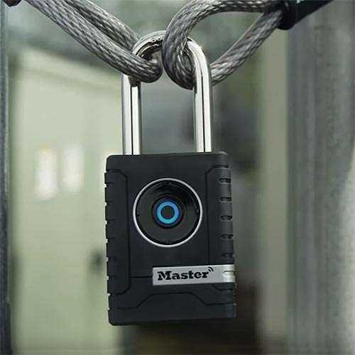 Master Lock 4401LHEC Bluetooth Padlock - Cheap Fitting