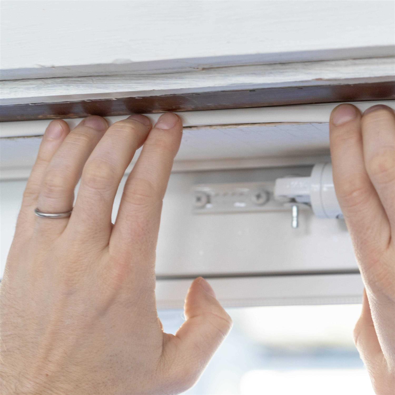 Duck Heavy-Duty Rubber Gap Weatherstrip Seal - Cheap Fitting