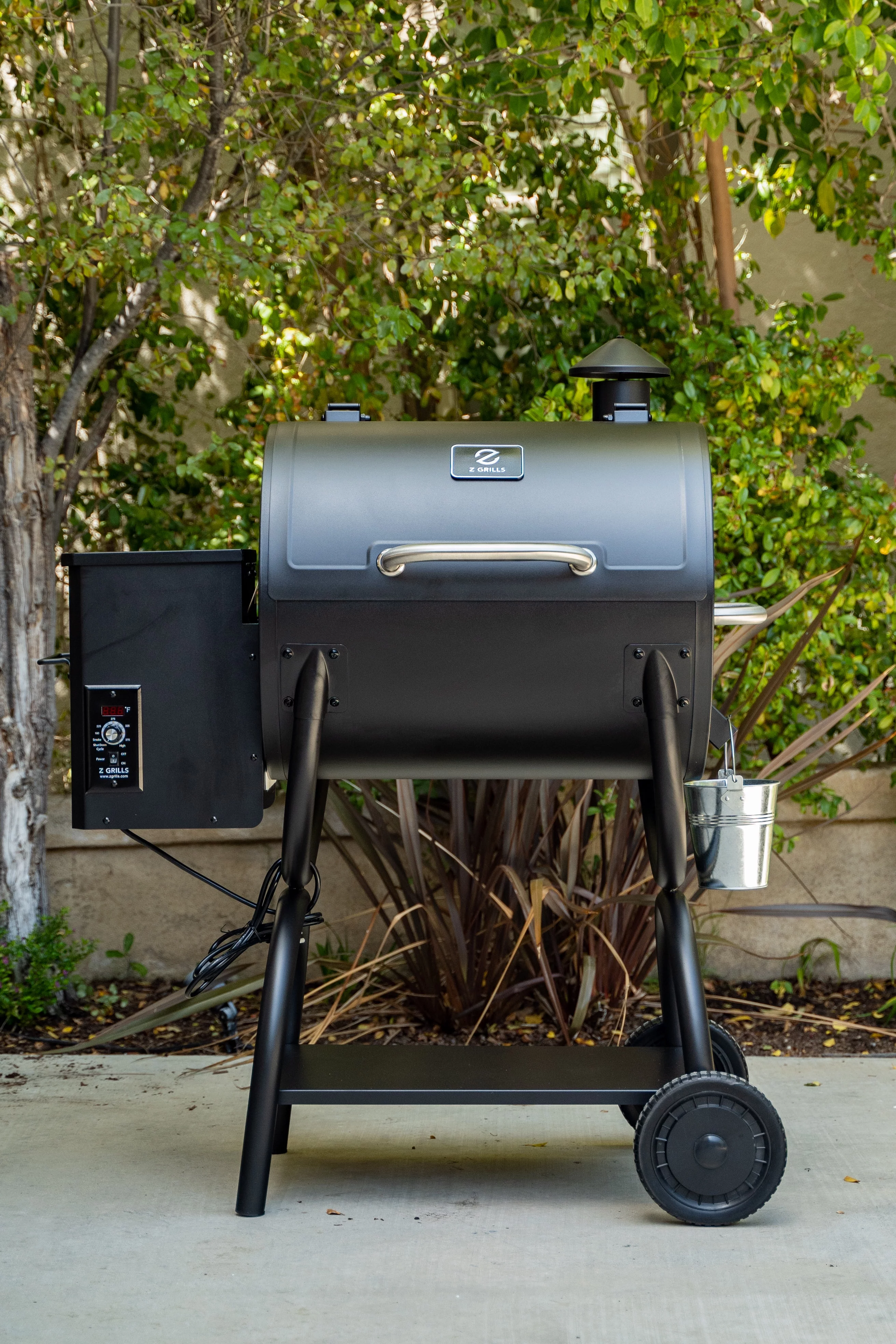 Z Grills 550A Smart Wood Pellet Grill 6 in1 Outdoor BBQ Smoker 590 SQ Inches Cooking Area - Cheap Fitting