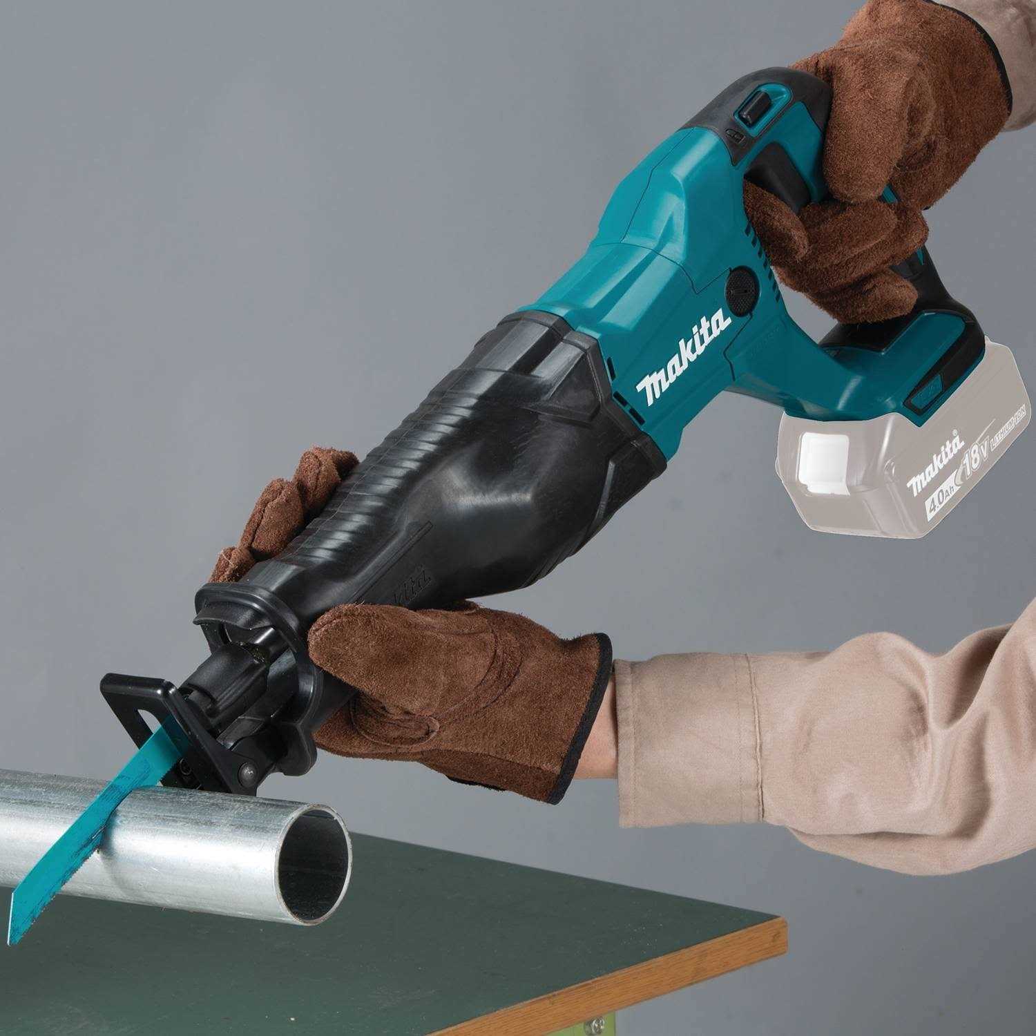 Makita 18V LXT Lithium-Ion Cordless Reciprocating Saw XRJ04Z - Cheap Fitting