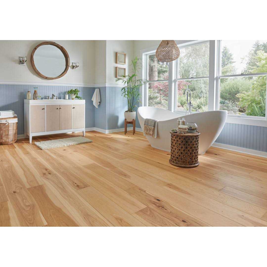 Bruce Forest Rain White Oak 7-7/16-in W x 1/4-in T x Varying Length Wirebrushed Engineered Hardwood Flooring WLCBRFR72EK44W - Cheap Fitting