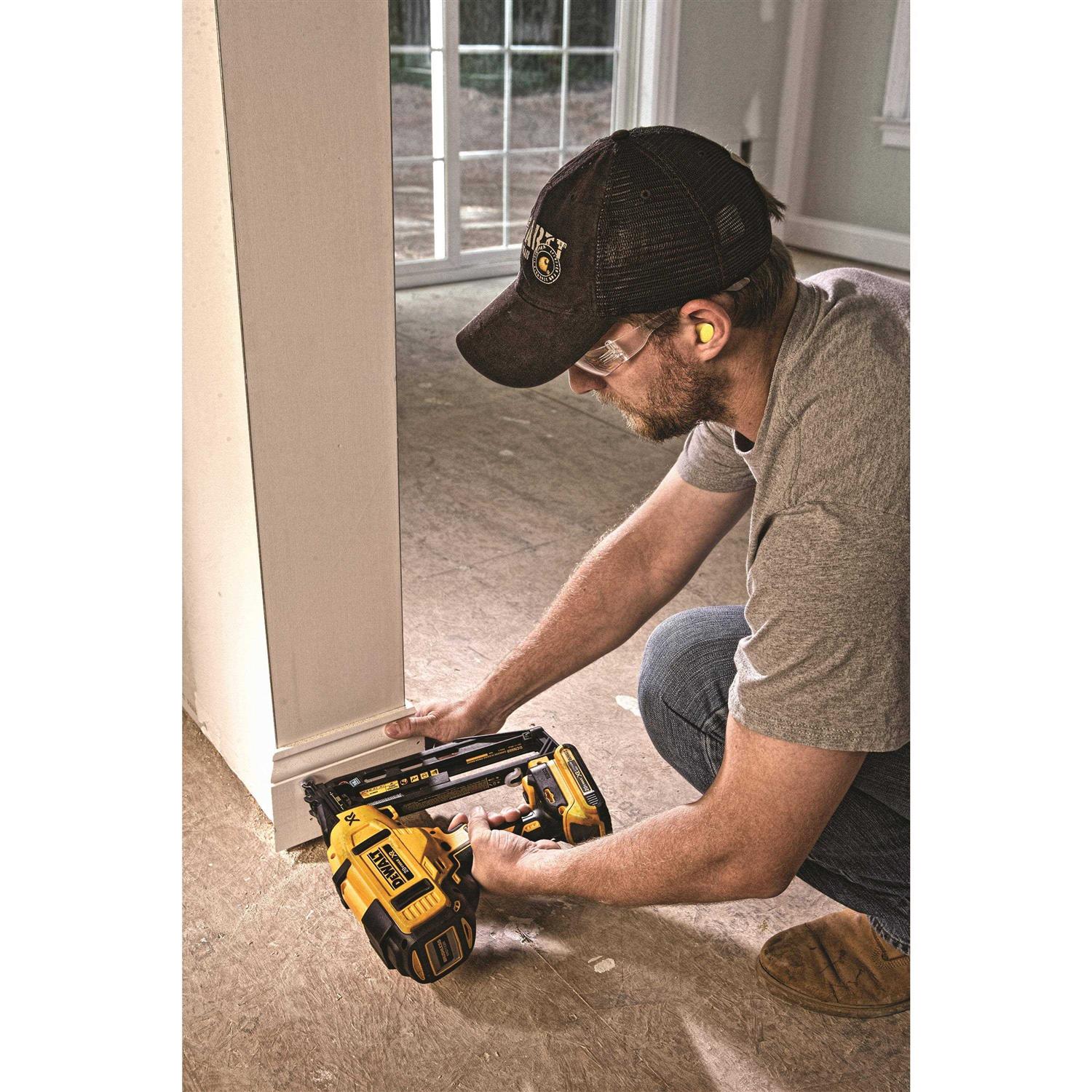 DeWalt DCN660 - Cheap Fitting