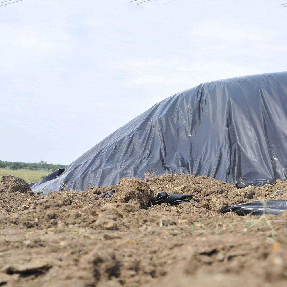 HDX 100 ft. Black 6 mil Plastic Sheeting - Cheap Fitting