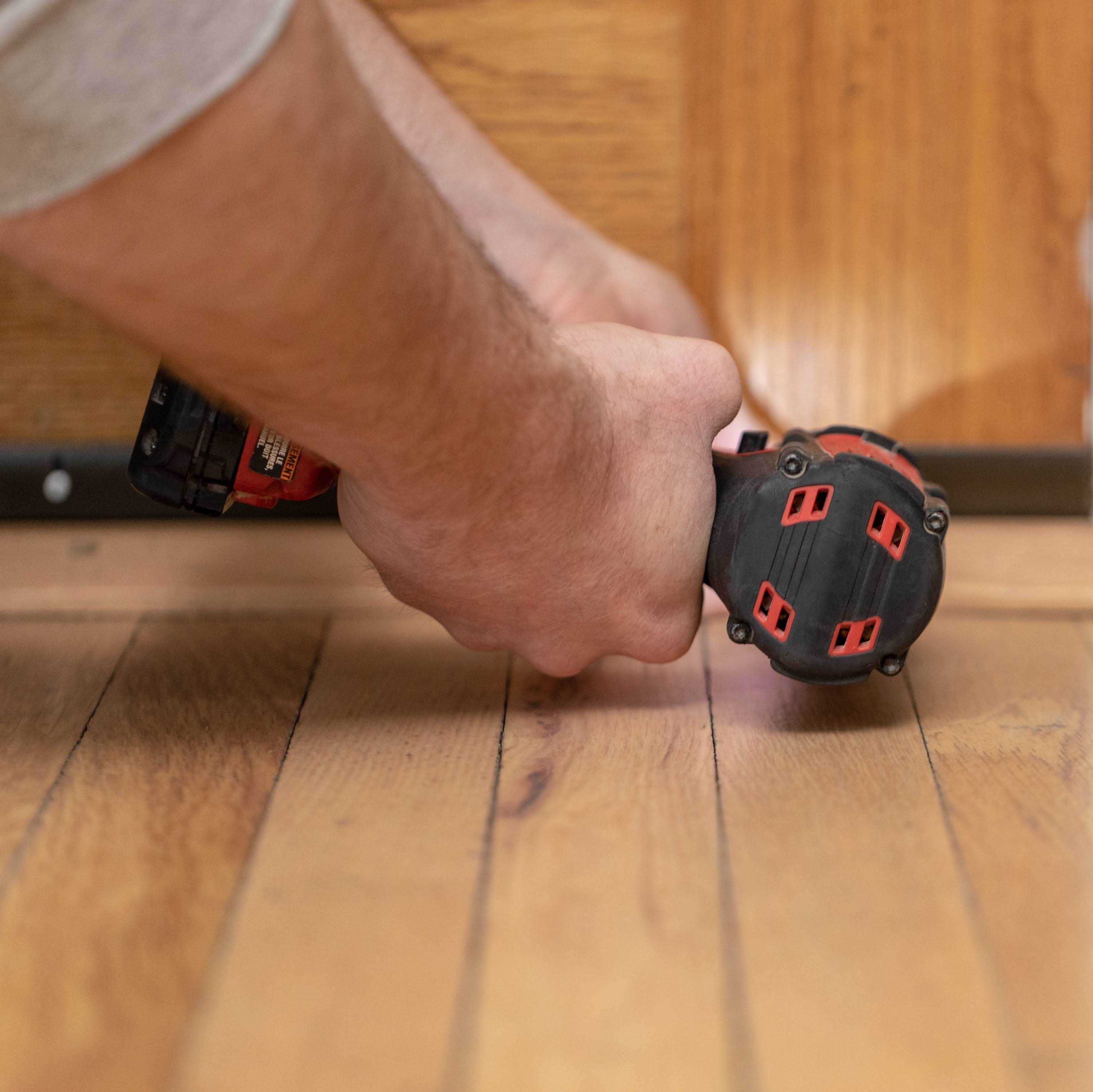 Duck Brand Heavy Duty Door Shoe Seal - Cheap Fitting