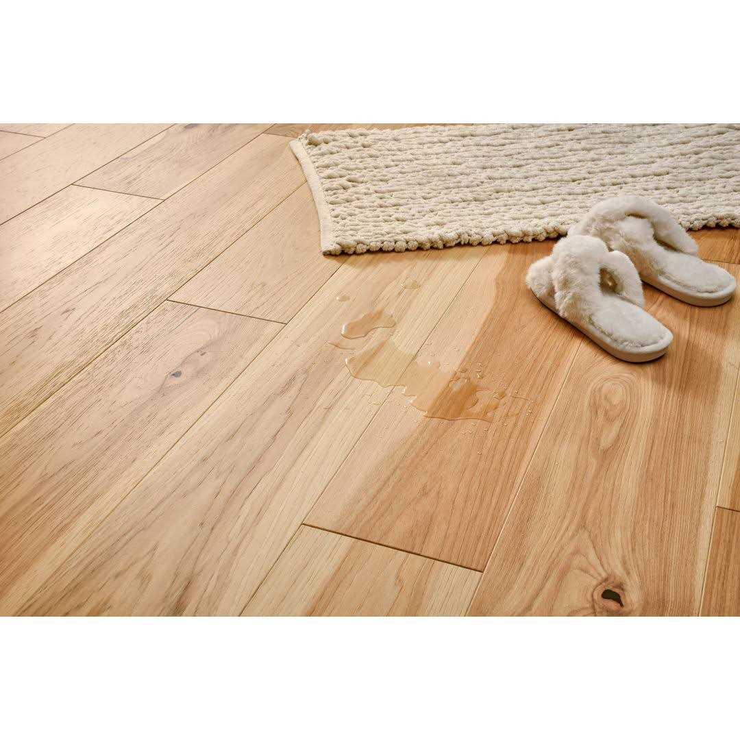 Bruce Forest Rain White Oak 7-7/16-in W x 1/4-in T x Varying Length Wirebrushed Engineered Hardwood Flooring WLCBRFR72EK44W - Cheap Fitting