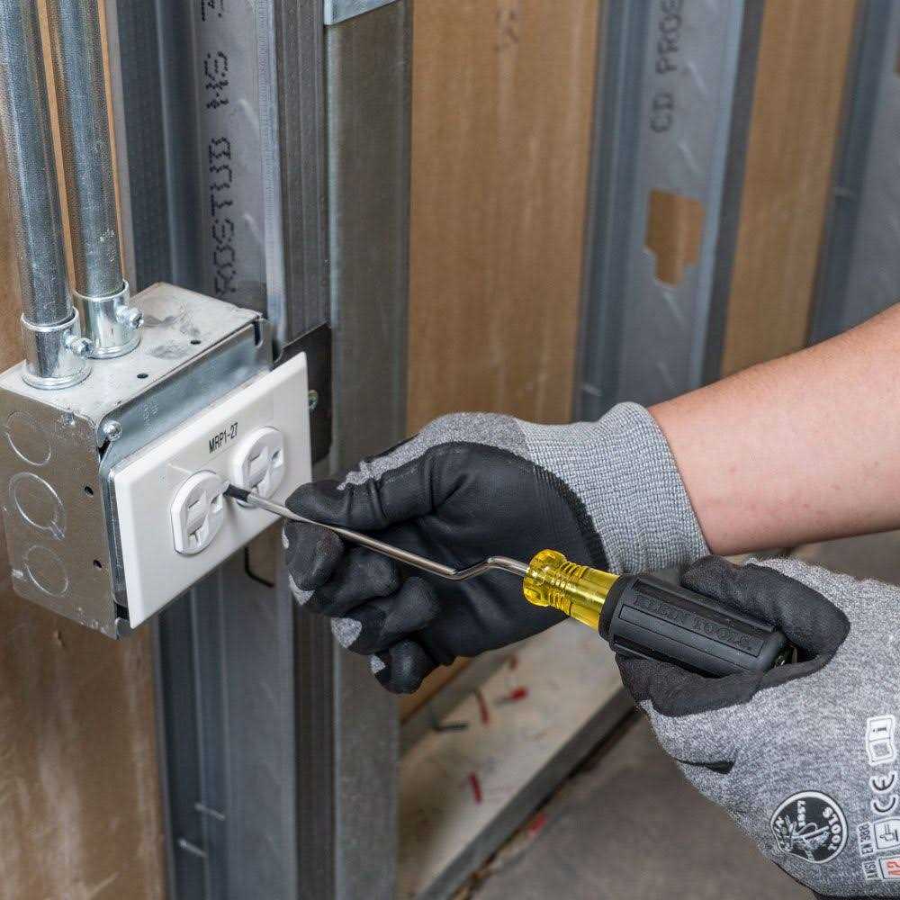 Klein Tools Screwdriver 670 - Cheap Fitting