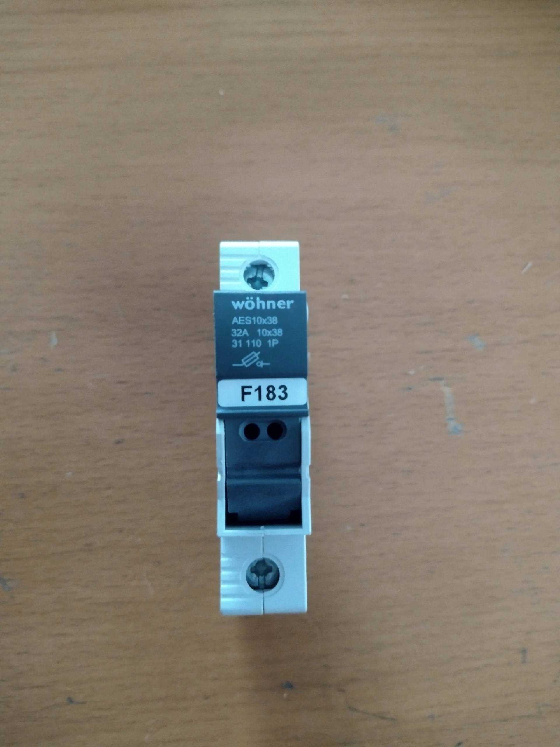 WOHNER 31110 Holder for Cylindrical Fuses, 1 Pole, 10 mm x 38 mm, 32 Amp, 690V, 10 mm x 38 mm (Pack of 12) - Cheap Fitting