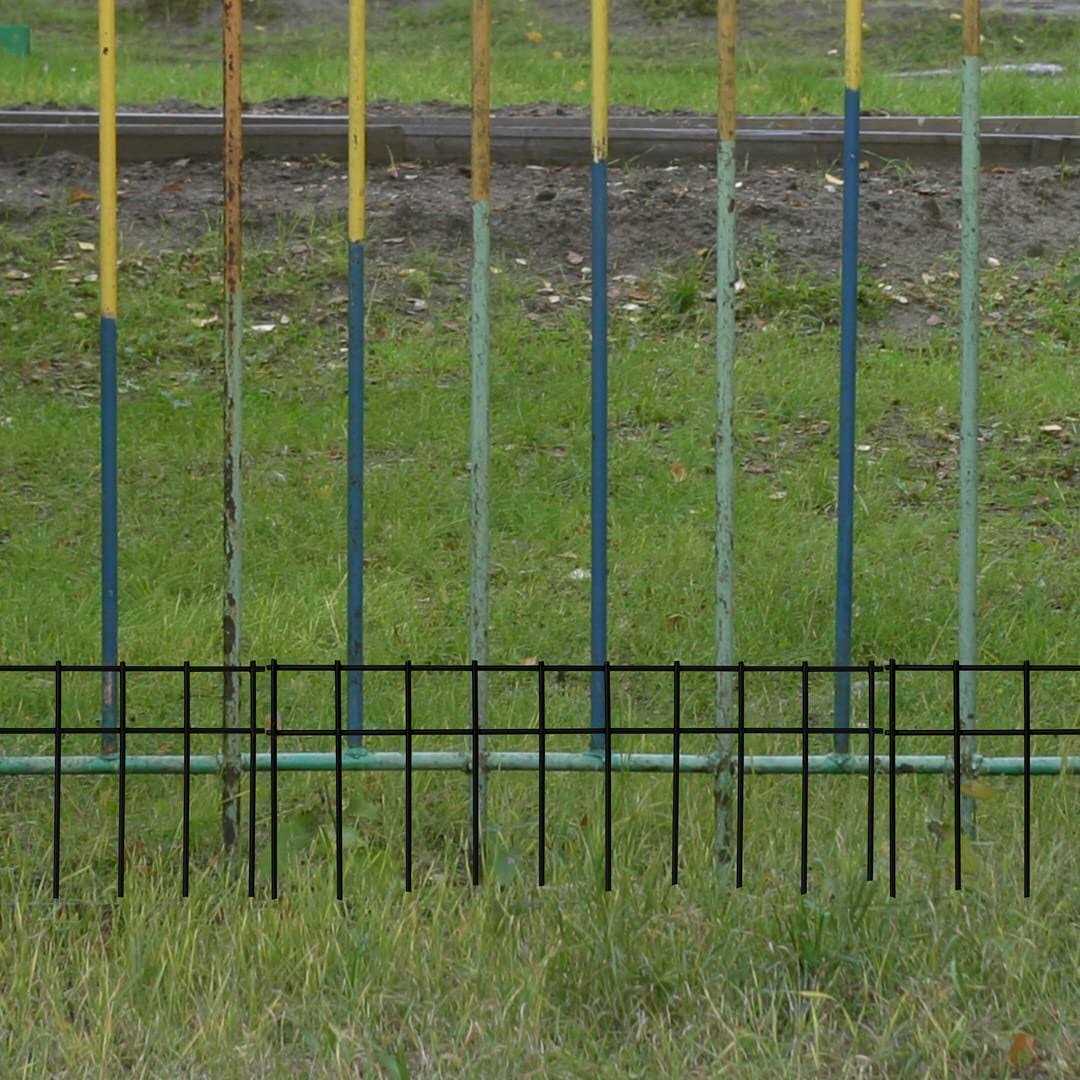 17”x10” No Dig Animal Barrier Fence with 1.5inch Spike Spacing - Cheap Fitting