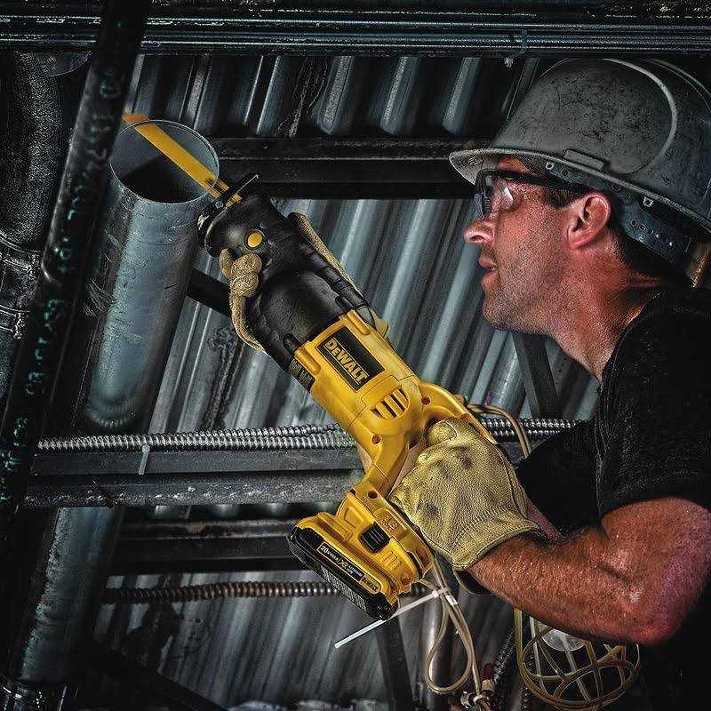 Dewalt 18V-20V Battery Adapter DCA1820 - Cheap Fitting