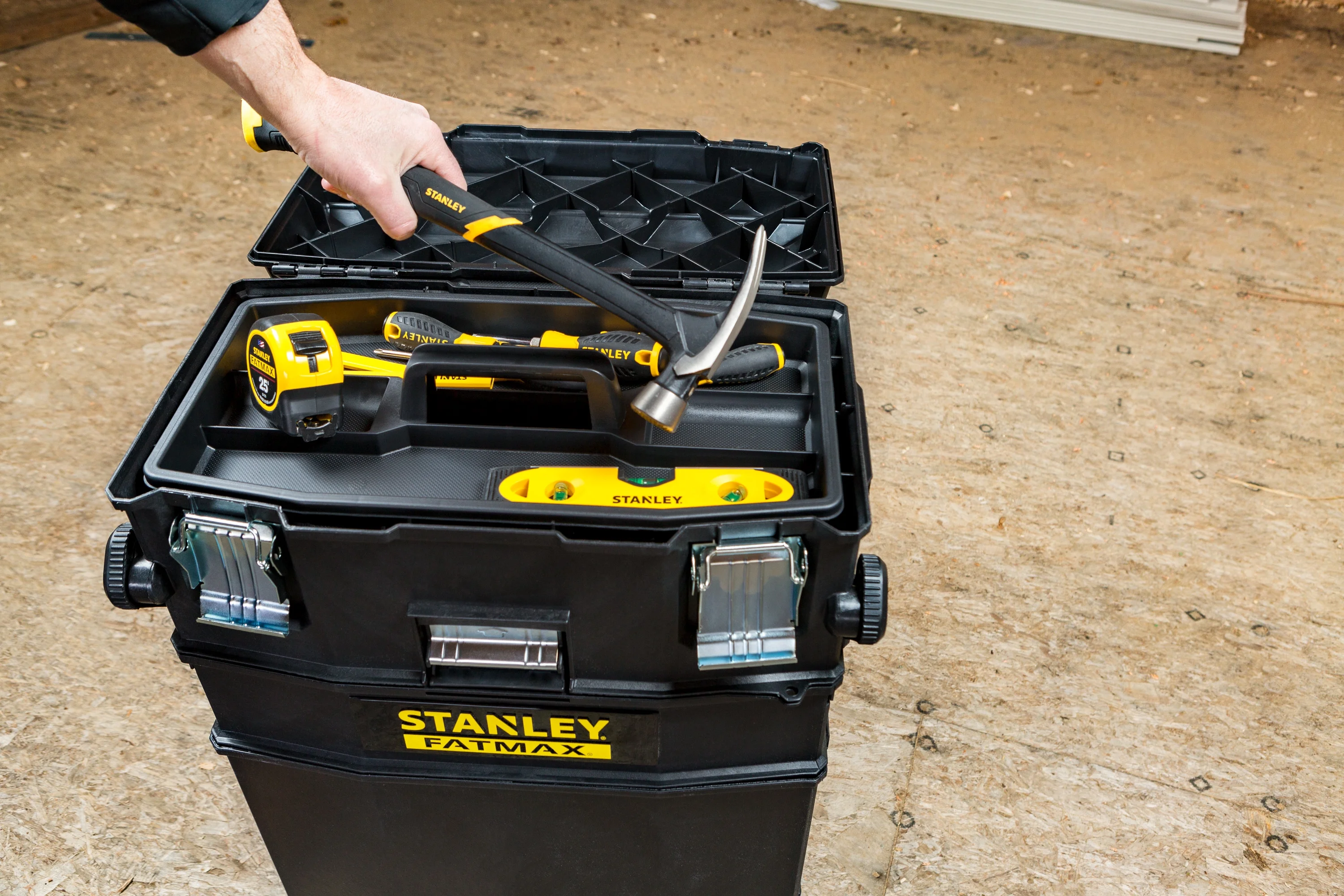 STANLEY FATMAX 020800R 4-in-1 Mobile Work Station - Cheap Fitting