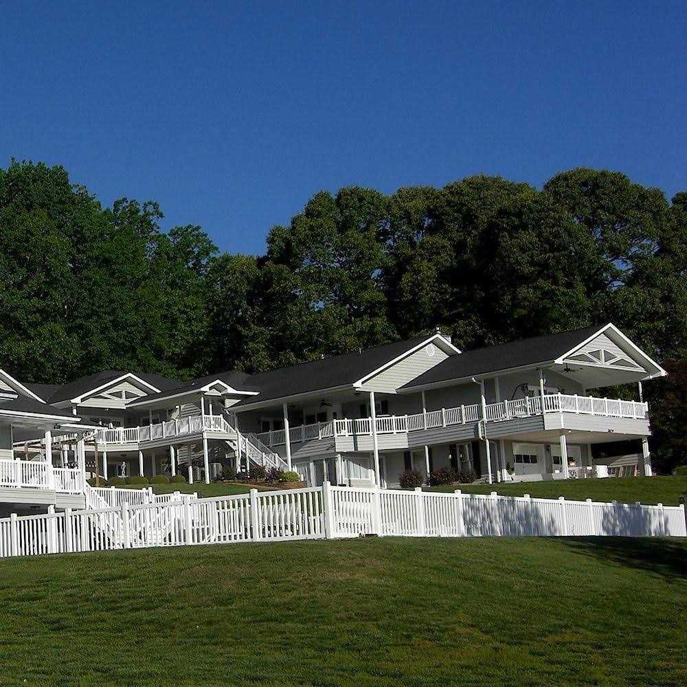 Weatherables Naples 3 ft. H x 8 ft. W Vinyl Railing Kit - Cheap Fitting