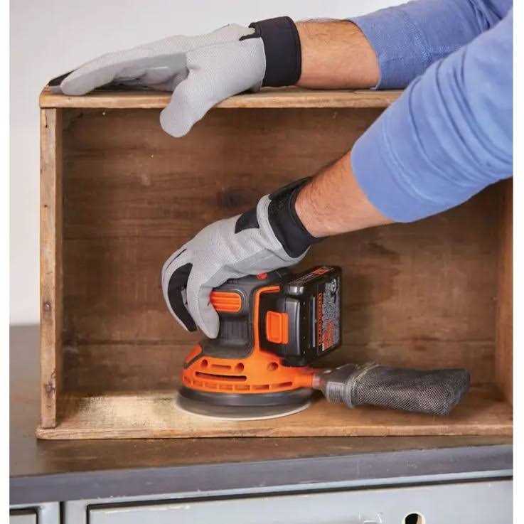 Black Decker BDCRO20C 20V MAX Cordless Random Orbital Sander - Cheap Fitting